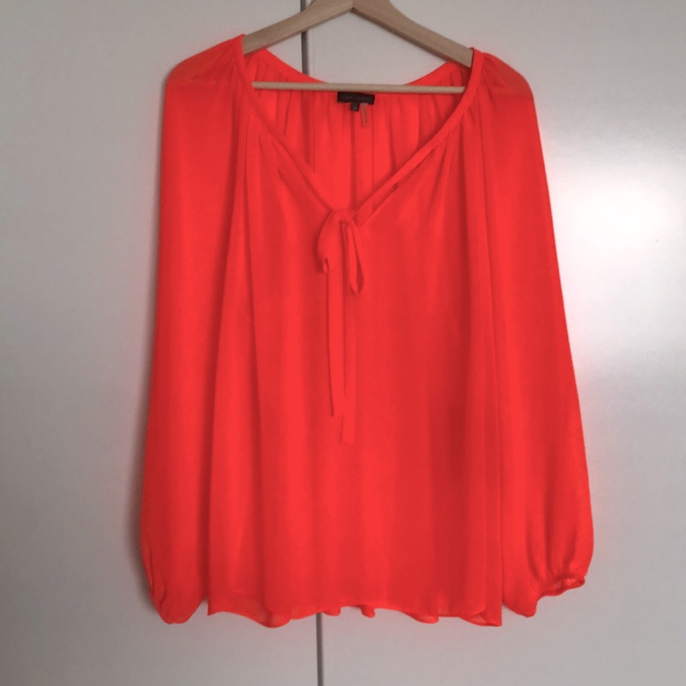 Vince Camuto blouse. Size Medium. New with tags.